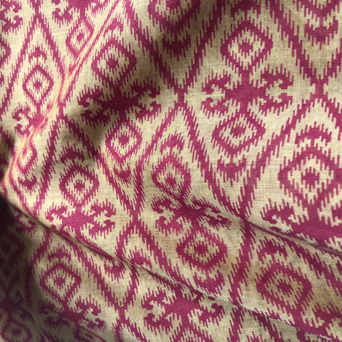 Beige Chanderi With Magenta Abstract Prints Fabric